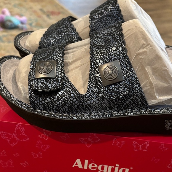 Alegria new in box  Black Lace Sandals - Picture 6 of 9
